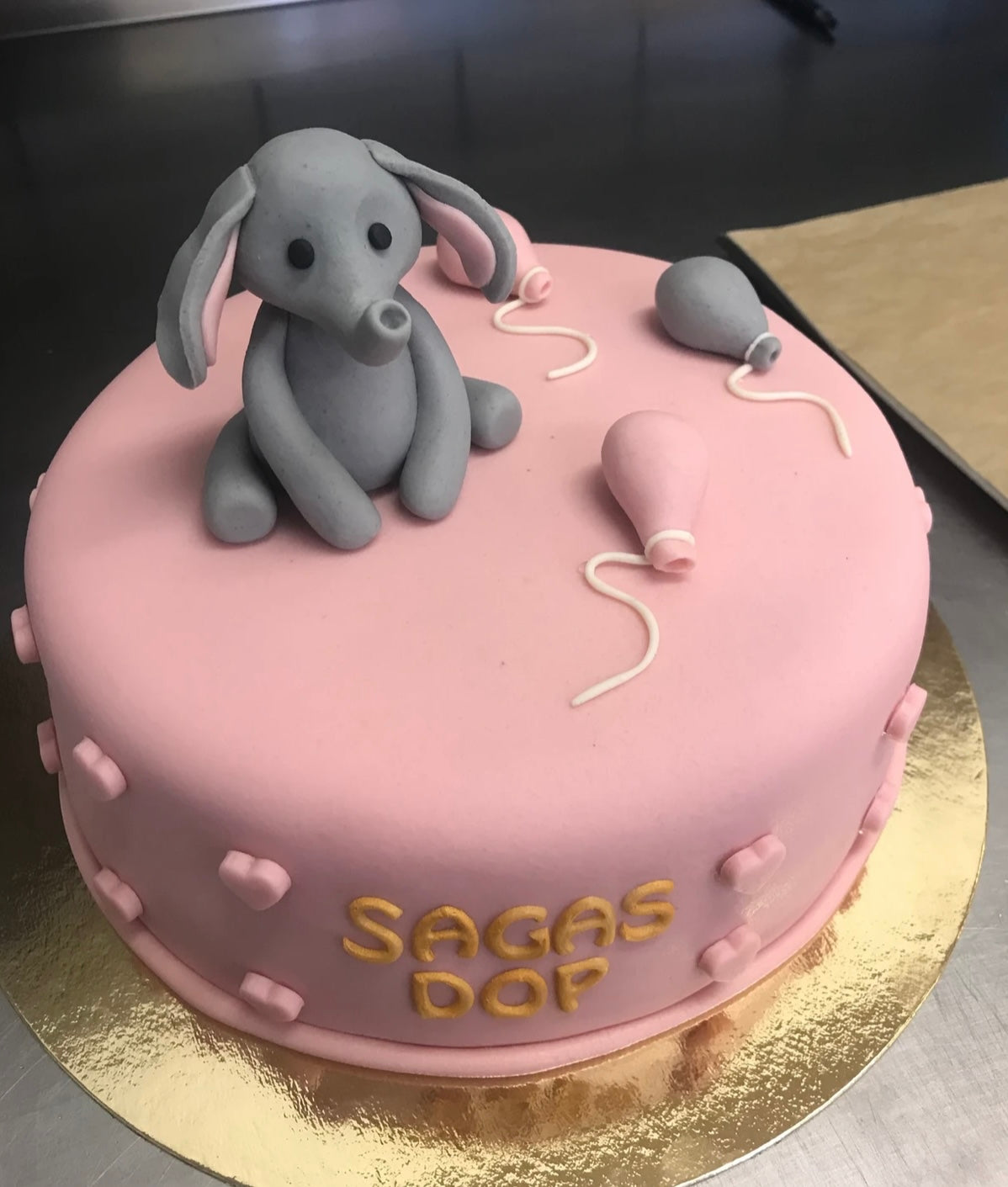 Rosa tårta m. elefant & ballonger